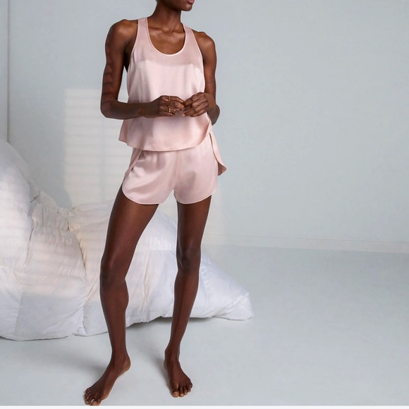 LUNYA BNWT Silk Tulip Back Short Set in Delicate Pink Size S - Picture 2 of 6